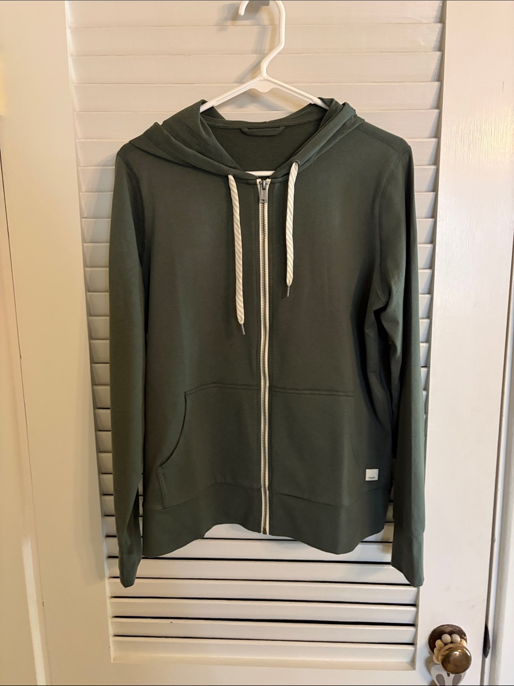 Vuori women’s performance hoodie